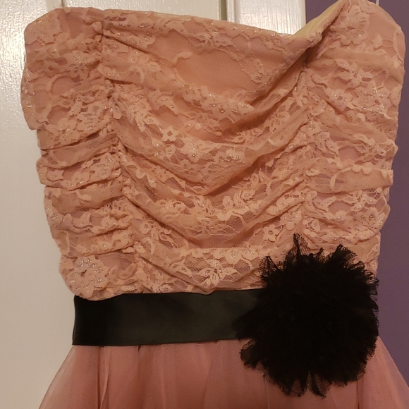 Pink high lo party dress with lace and ruffles - Picture 3 of 3